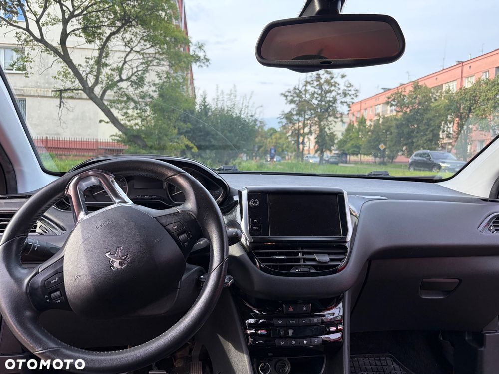 Peugeot 208 1.2 PureTech Active S&S ETG5 - 4