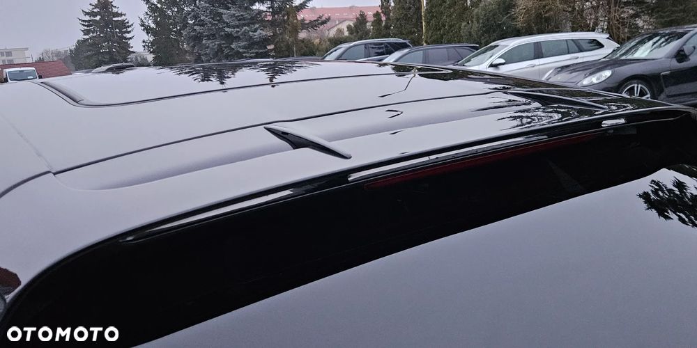 Porsche Macan Turbo - 34