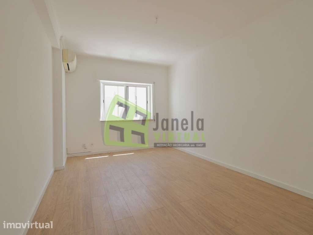 Apartamento T2 Pronto a Habitar | Quinta do Conde - Grande imagem: 2/16