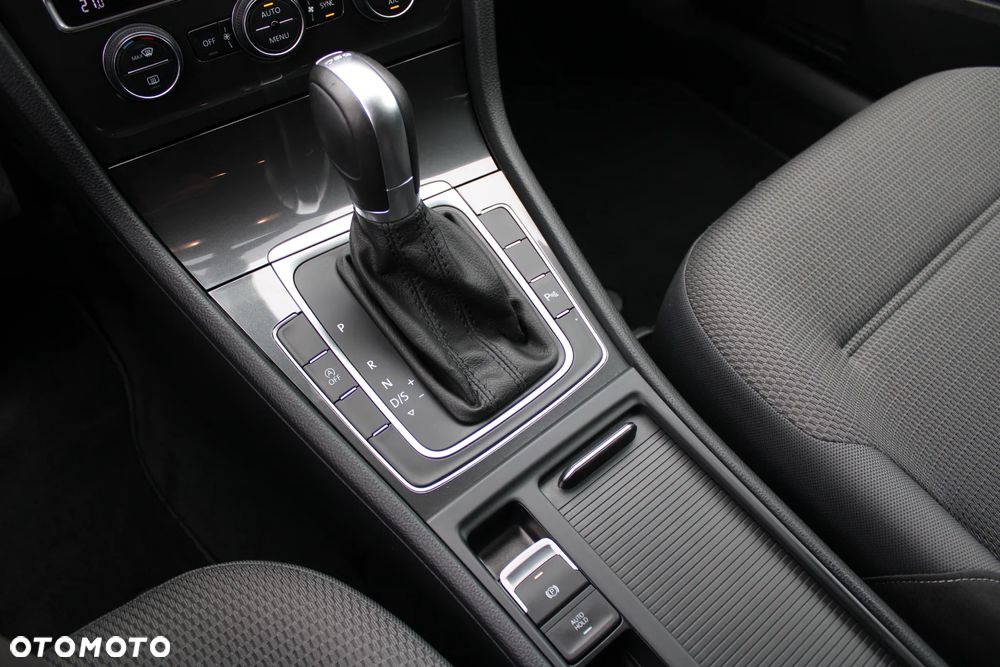 Volkswagen Golf 1.6 BlueTDI DSG Trendline - 34