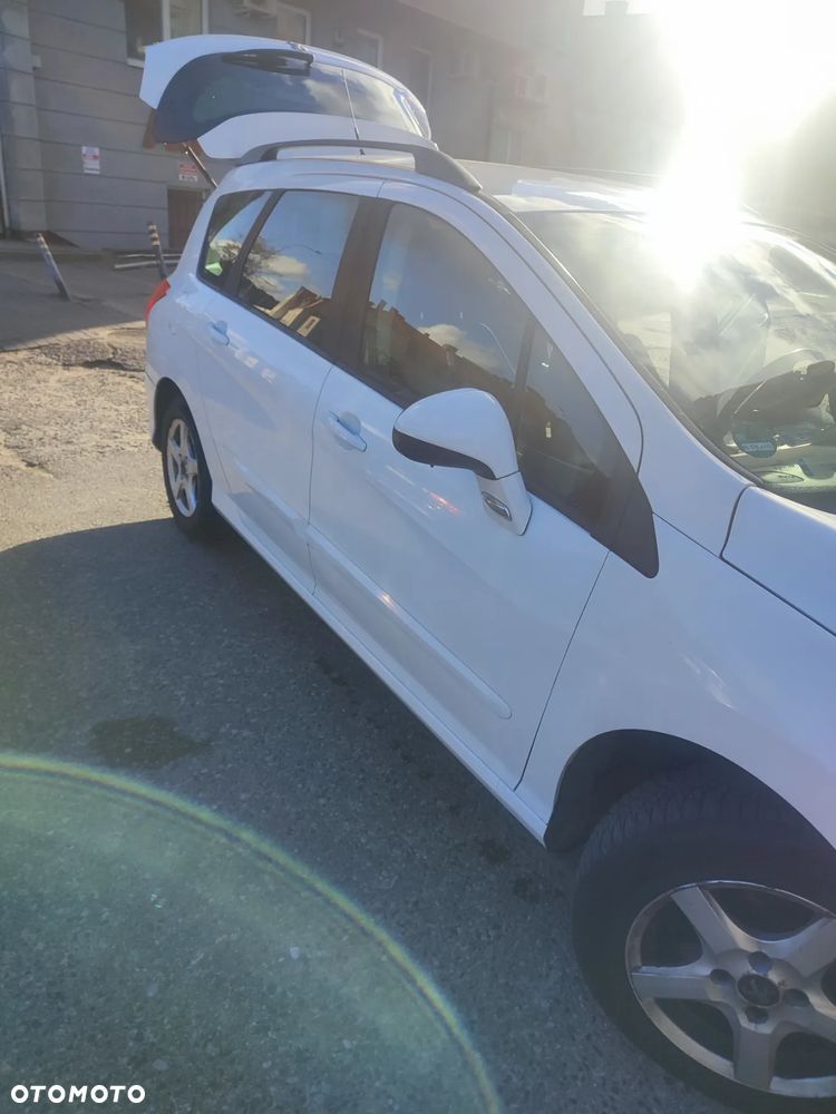 Peugeot 308 1.6 HDi Premium - 22