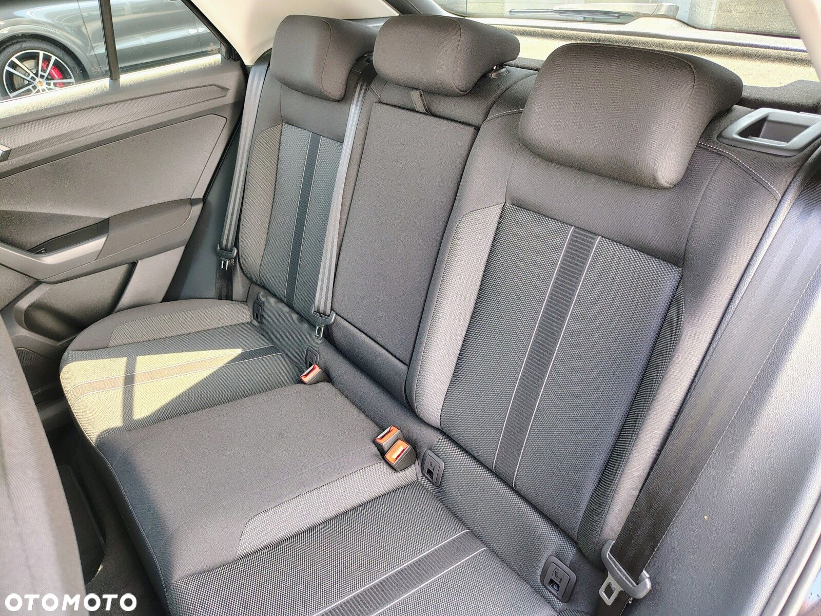 Volkswagen T-Roc - 20