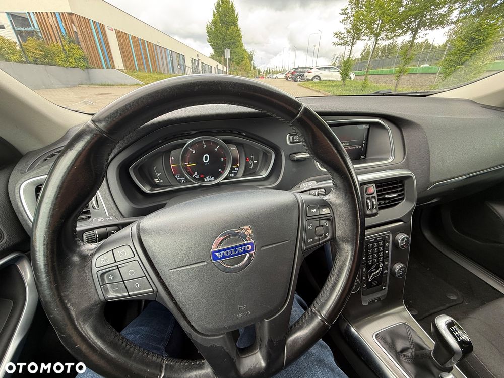 Volvo V40 D4 Momentum - 13
