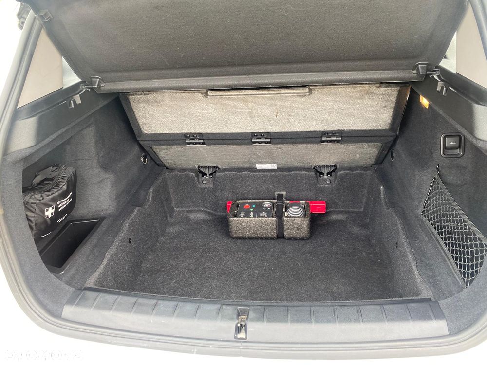 BMW X1 sDrive18i - 13