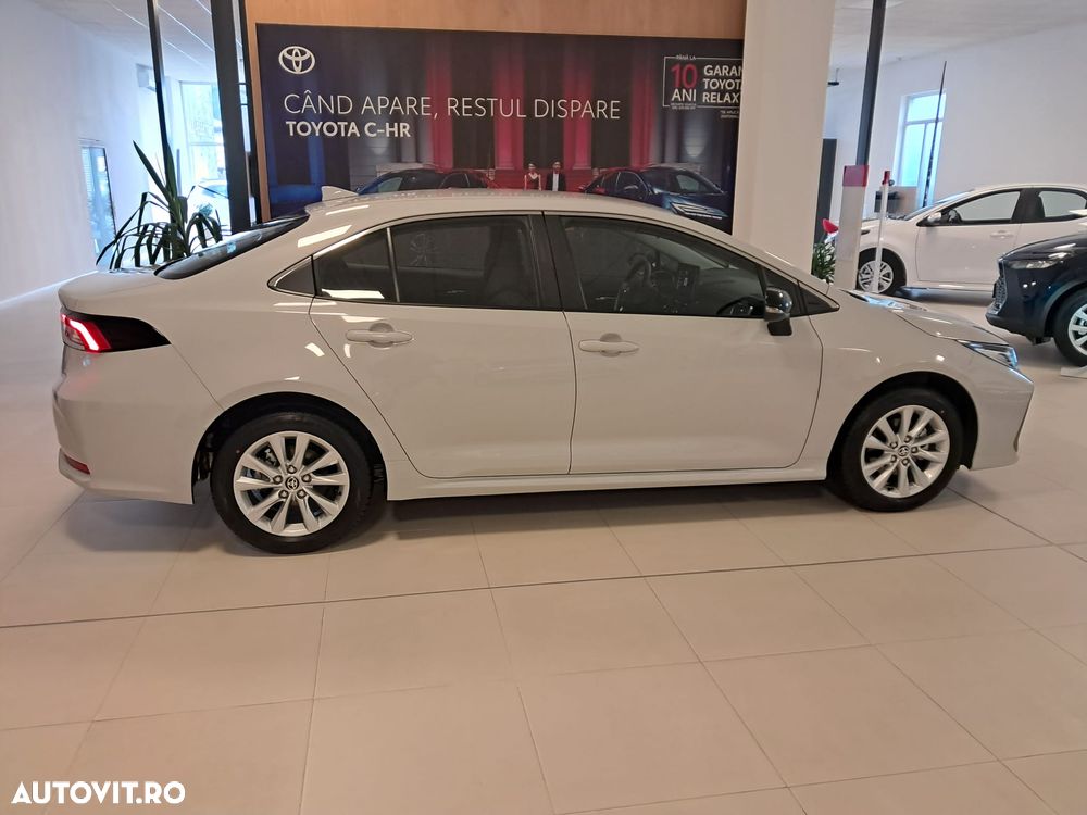 Toyota Corolla 1.8 HSD Business - 6