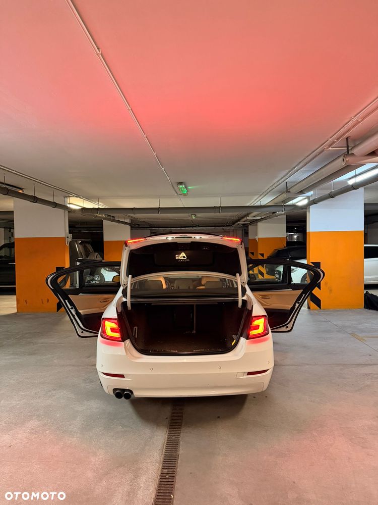 BMW Seria 5 528i xDrive - 19