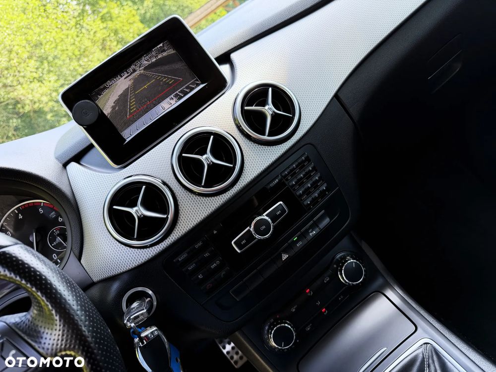 Mercedes-Benz Klasa B 180 CDI (BlueEFFICIENCY) - 21