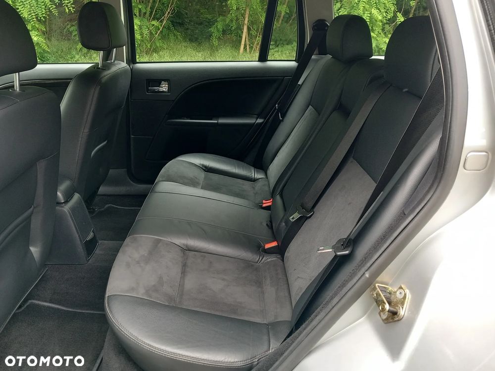 Ford Mondeo 2.0 Ghia Executive - 18