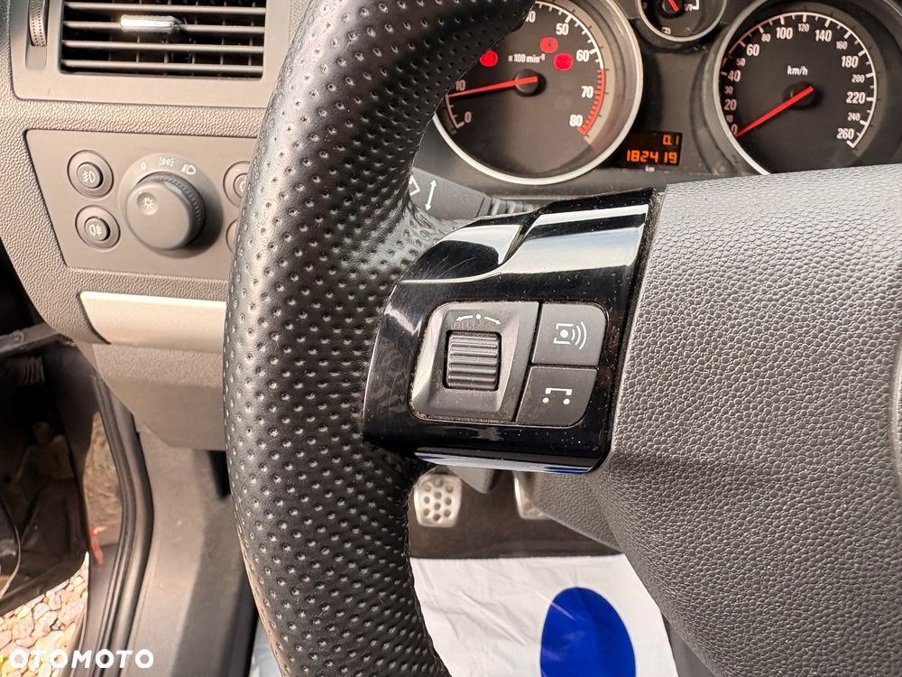 Opel Zafira 1.8 Sport - 18