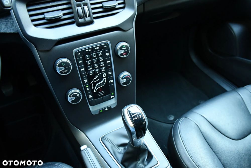 Volvo V40 D2 - 22