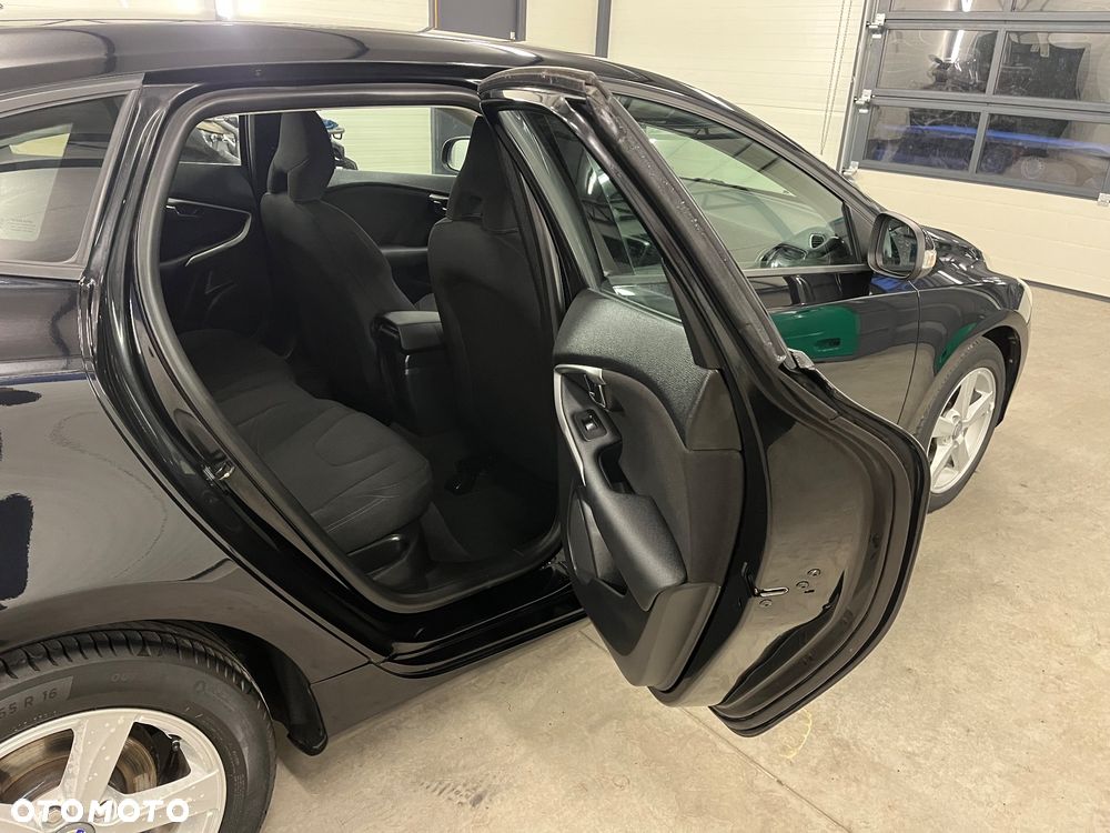 Volvo V40 D2 - 18