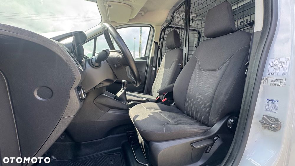 Ford Transit Courier - 10