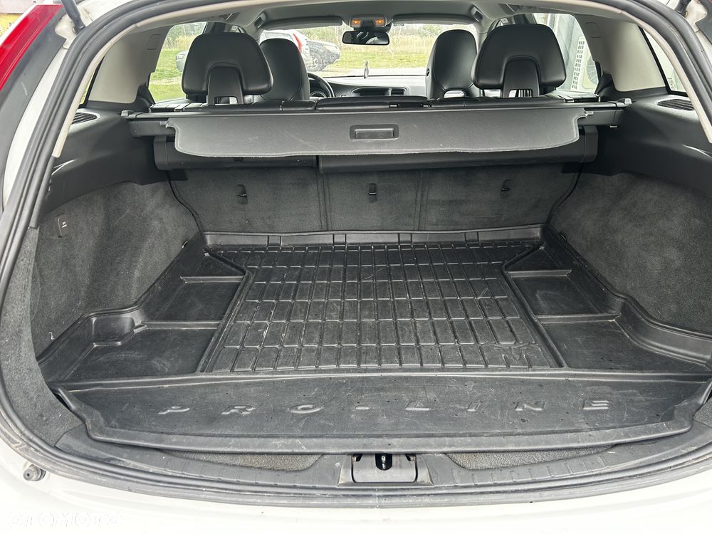 Volvo V60 D5 AWD - 13