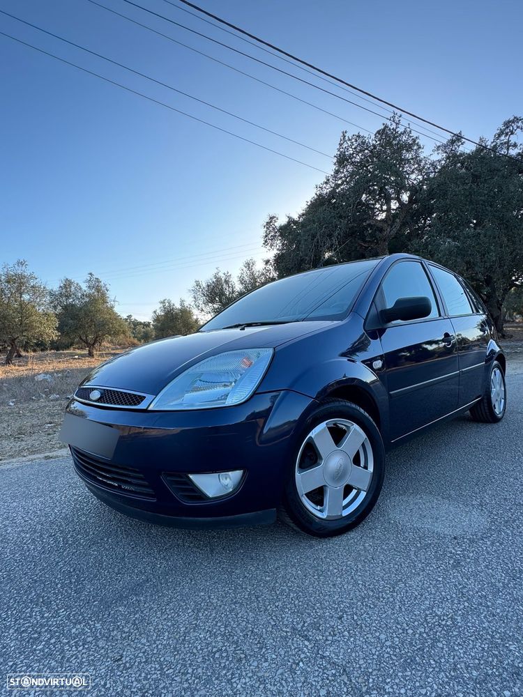 Ford Fiesta 1.25 Ghia - 25