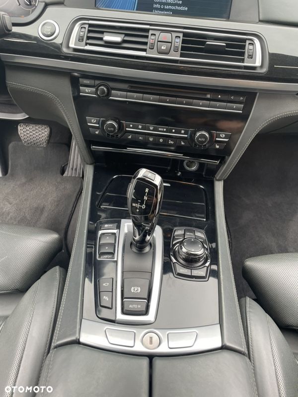 BMW Seria 7 730d L - 8