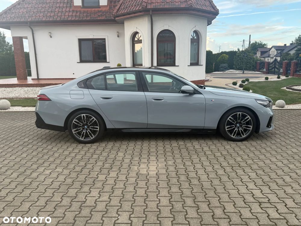 BMW Seria 5 520d xDrive mHEV M Sport - 3