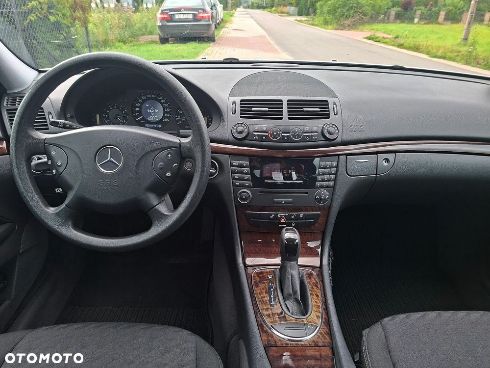 Mercedes-Benz Klasa E 200 Kompressor Automatik Classic - 23