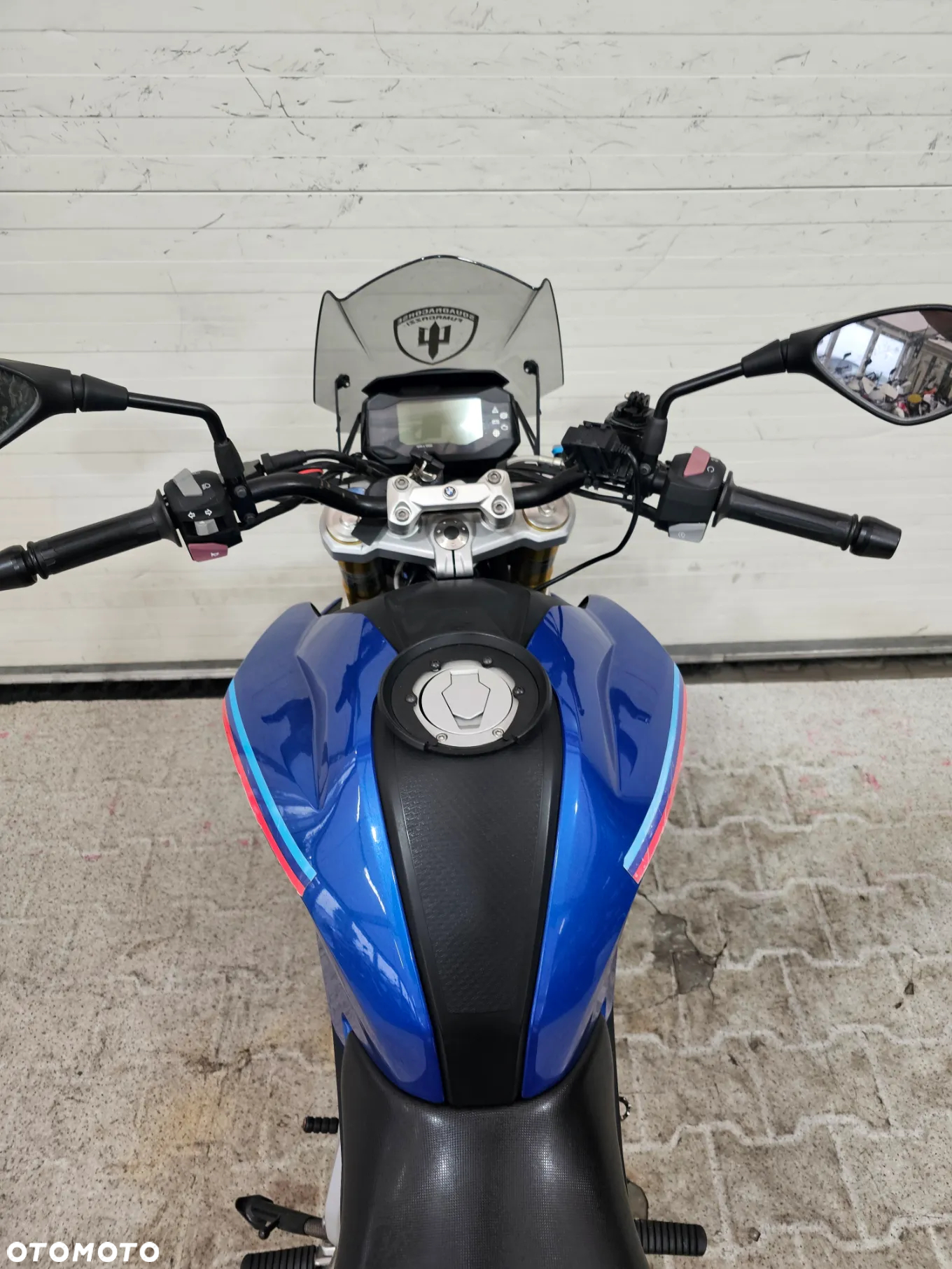 BMW G - 28