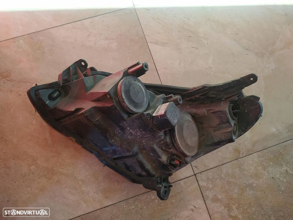 FAROL DIREITO OPEL ASTRA H GTC 2007 - - 4