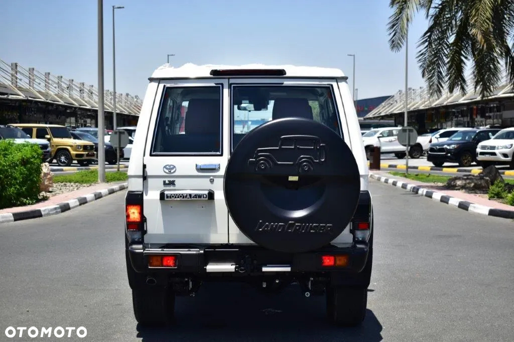 Toyota Land Cruiser - 36