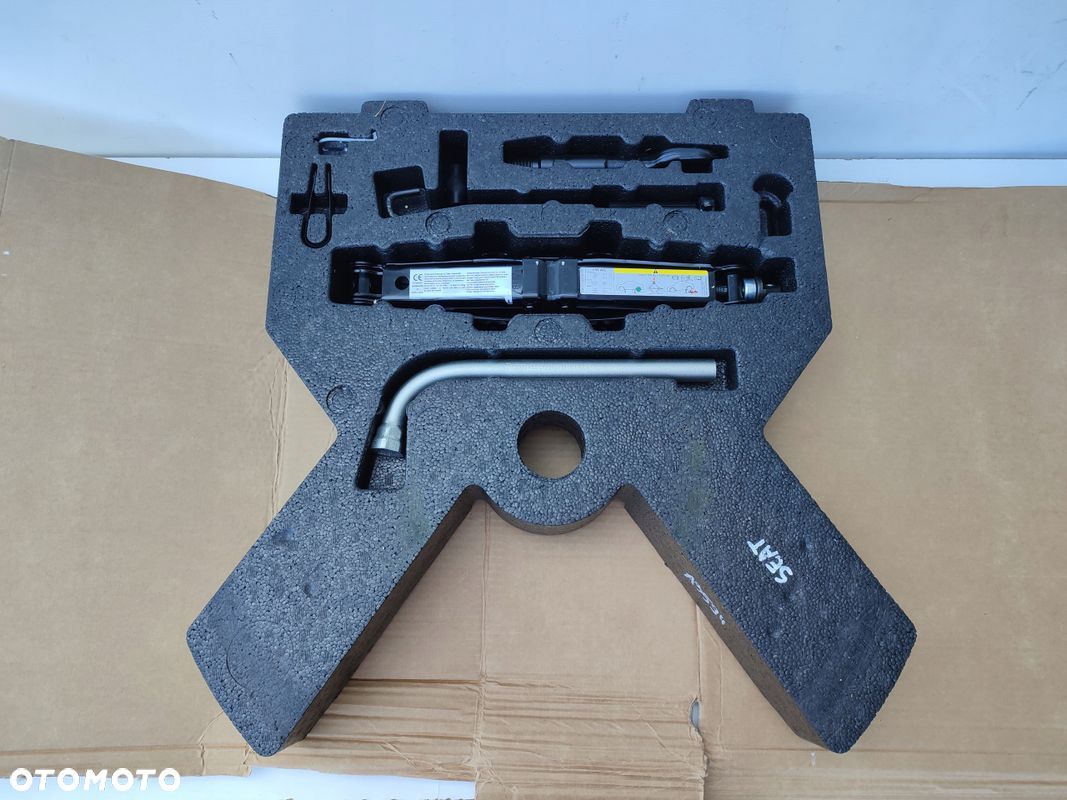 Lewarek ucho klucz zestaw SEAT LEON III LIFT KOMBI ORYGINAŁ 5Q0011031E - 1