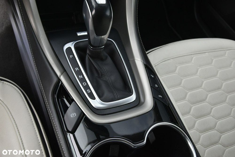 Ford Mondeo Vignale 2.0 TDCi 4WD PowerShift - 37