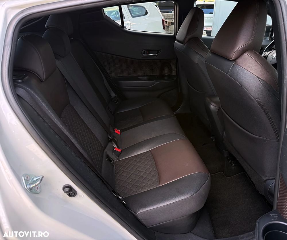 Toyota C-HR Style Selection - 33