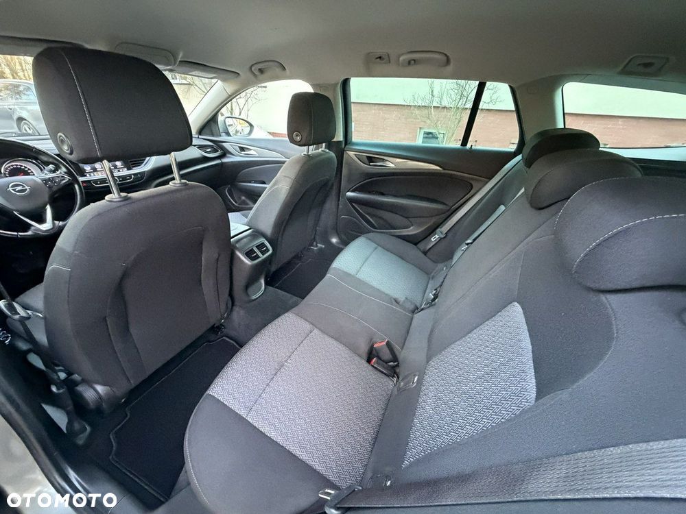 Opel Insignia - 23
