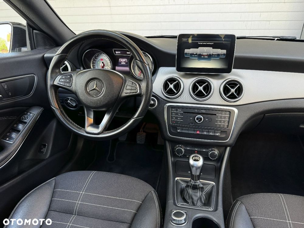 Mercedes-Benz CLA 180 Urban - 7