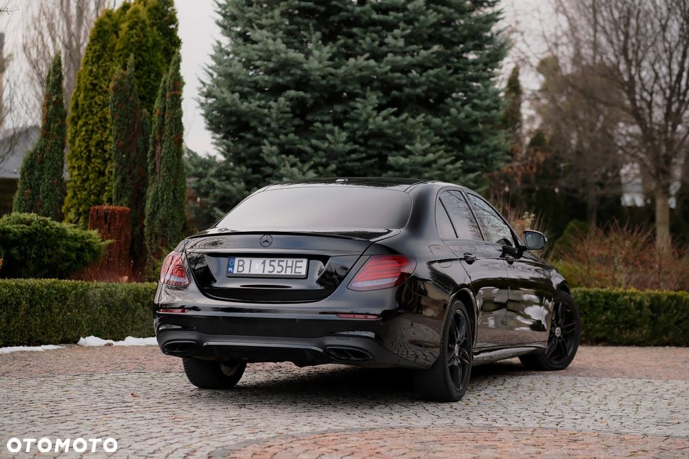 Mercedes-Benz Klasa E 300 9G-TRONIC - 13