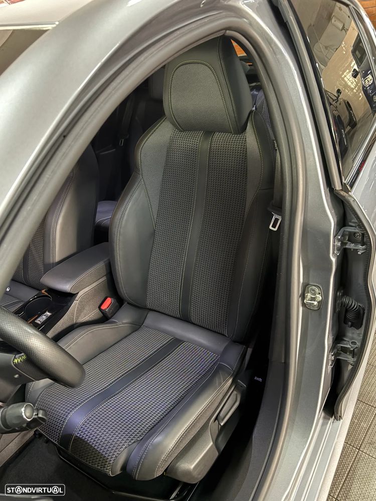 Peugeot e-208 GT - 14