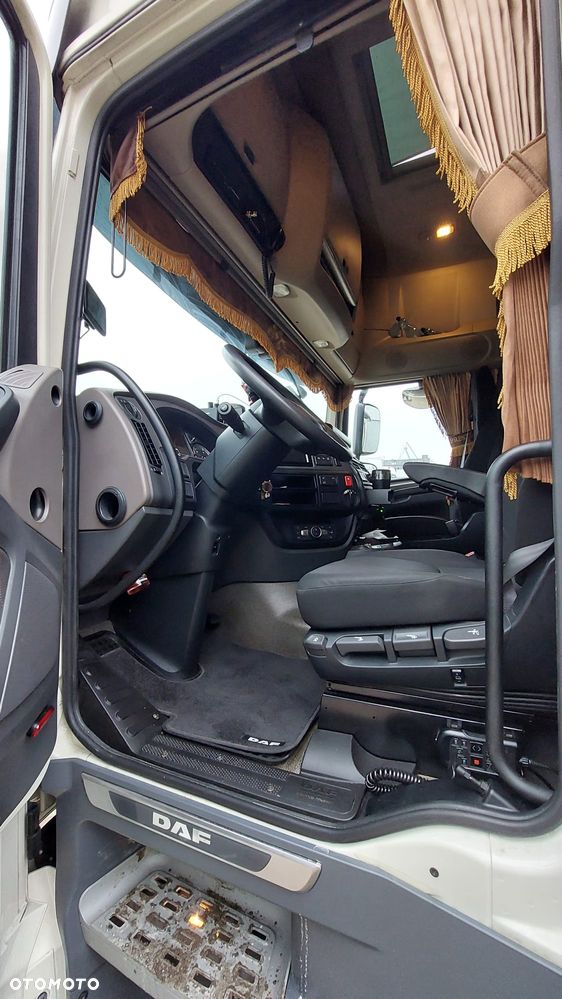 DAF XF - 9