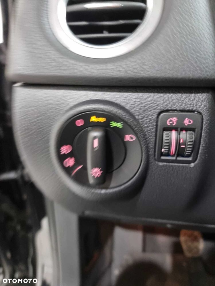Volkswagen Tiguan - 23