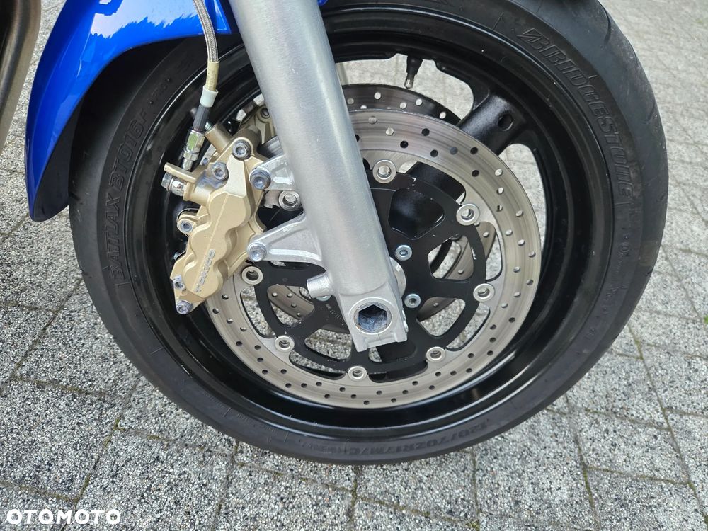 Suzuki GSX - 28
