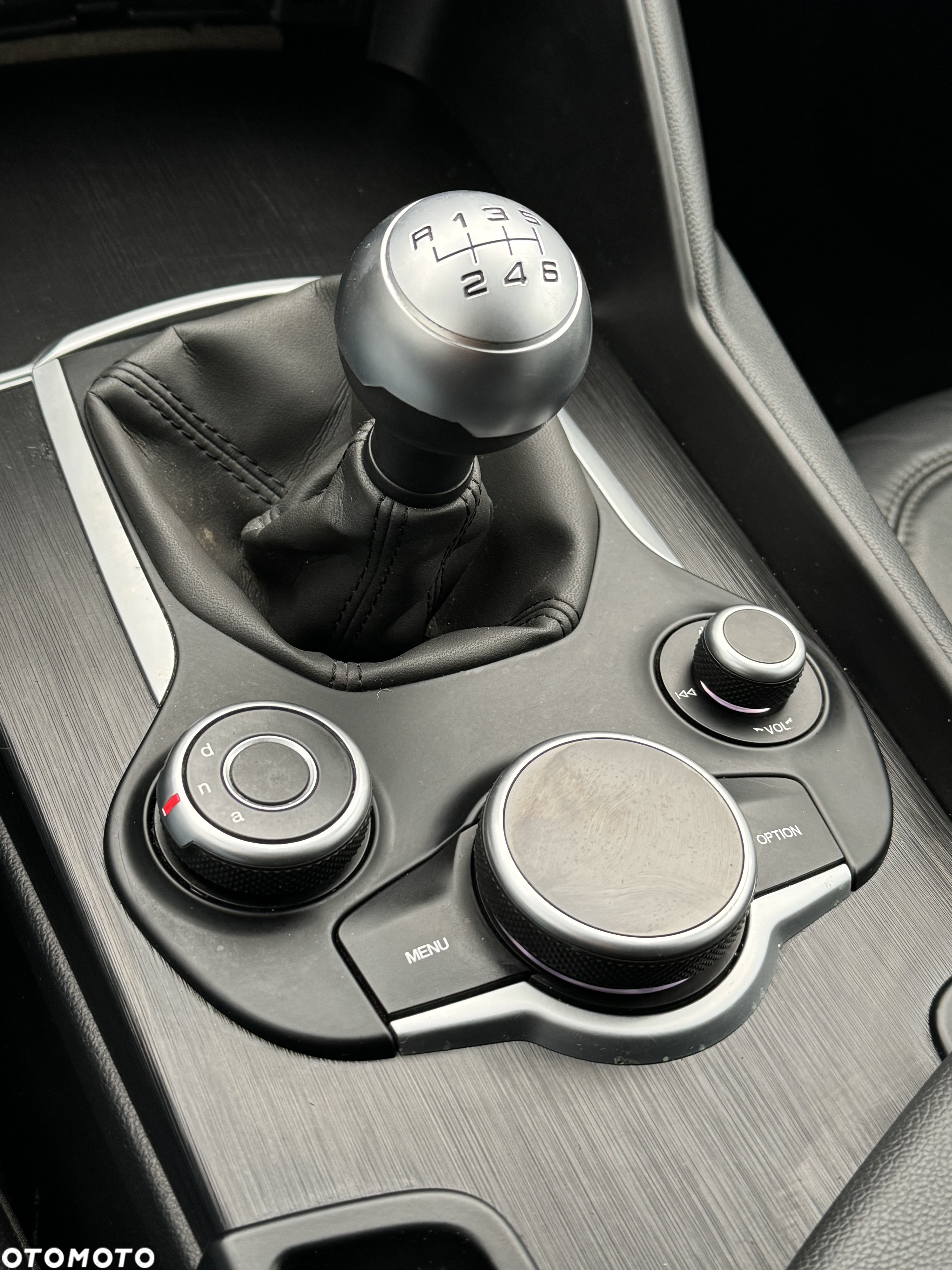 Alfa Romeo Giulia 2.2 D Turbo Super - 25
