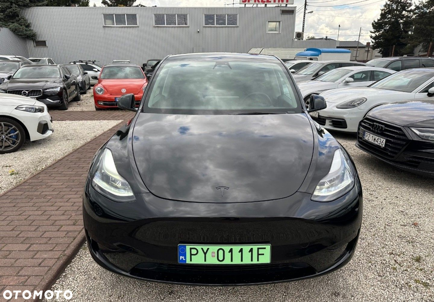 Tesla Y - 3