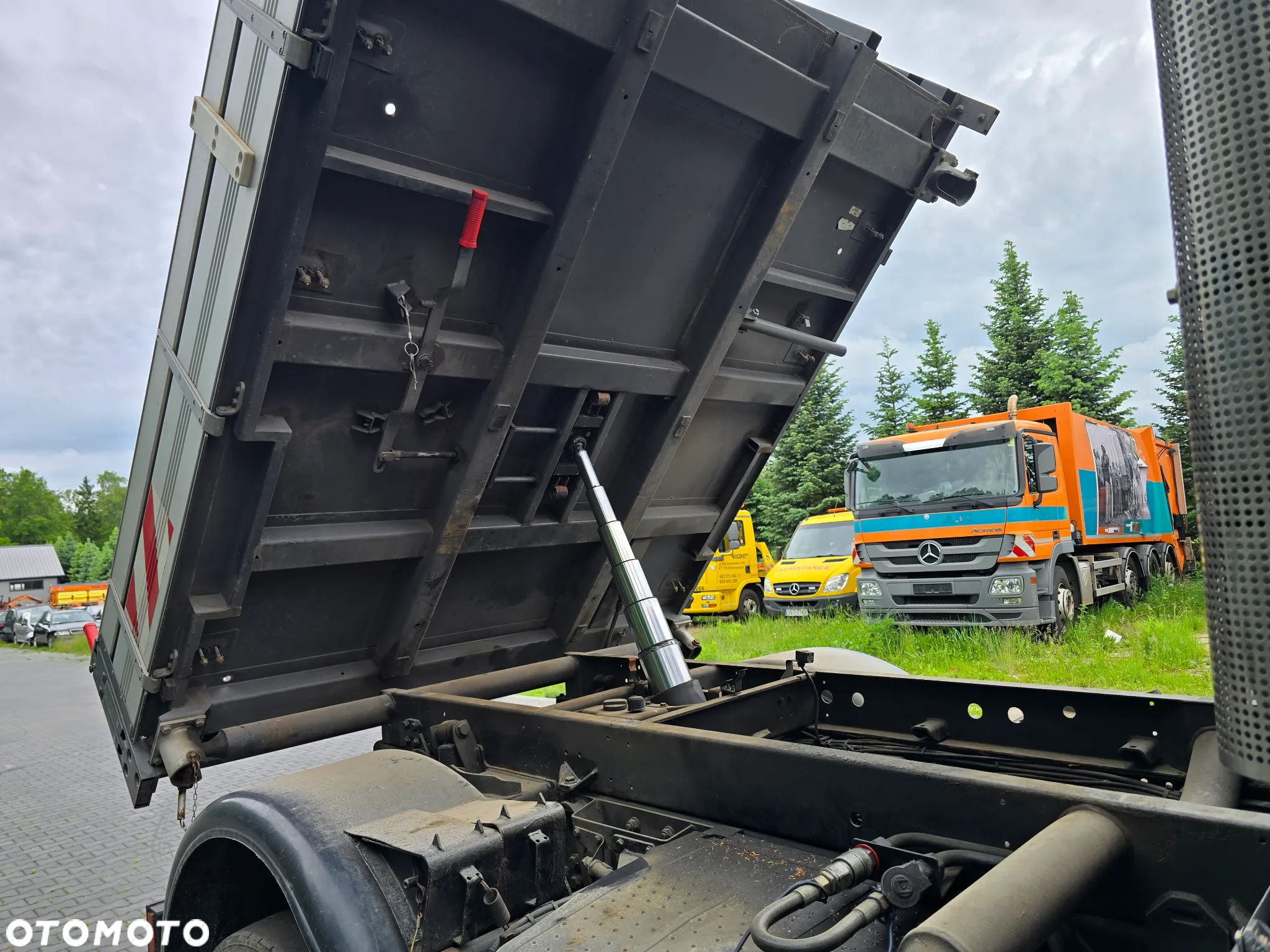 Mercedes-Benz UNIMOG U400 - 14