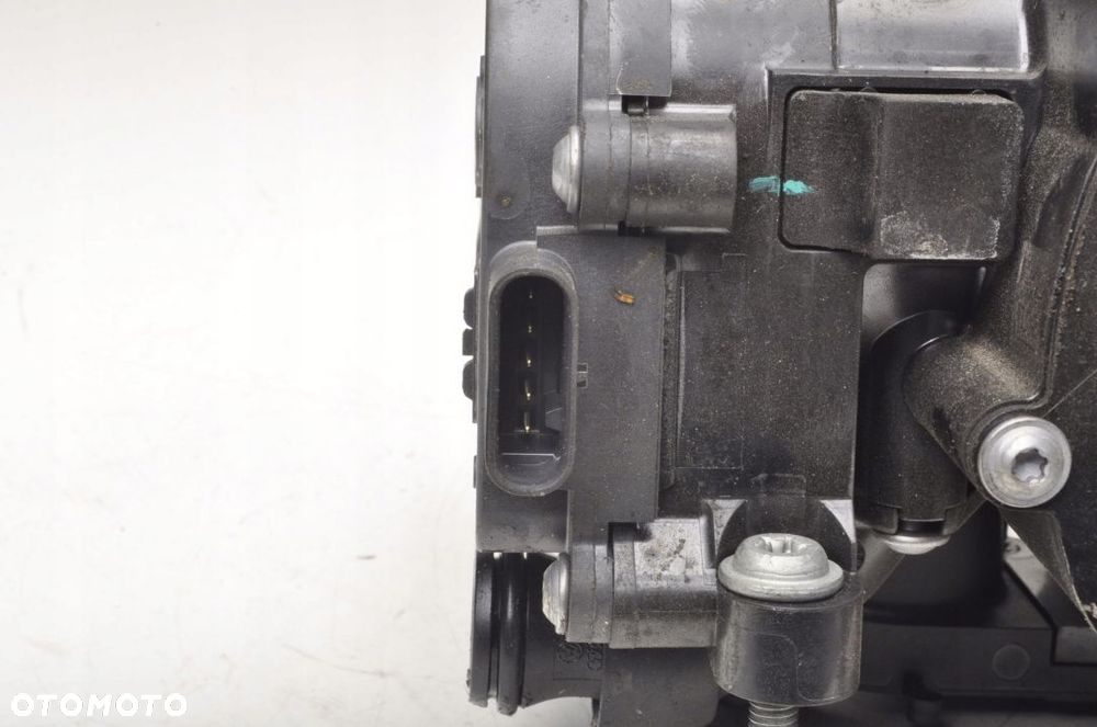 AUDI A4 B9 2.0 TFSI POMPA WODY 06L121111M - 6