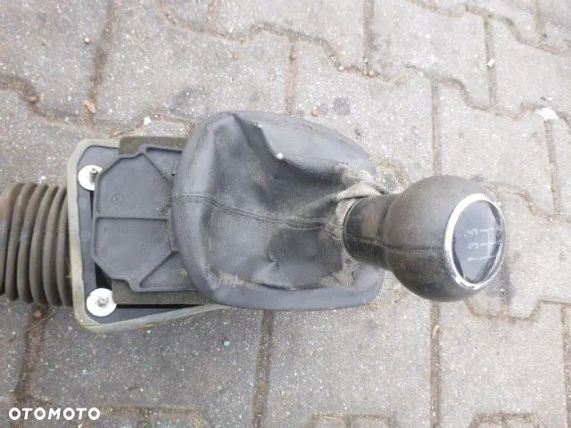 LEWAREK WYBIERAK ZMIANY BIEGÓW VOLKSWAGEN PASSAT B5 1.9 TDI - 6