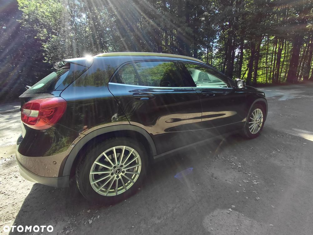 Mercedes-Benz GLA 180 Style - 4