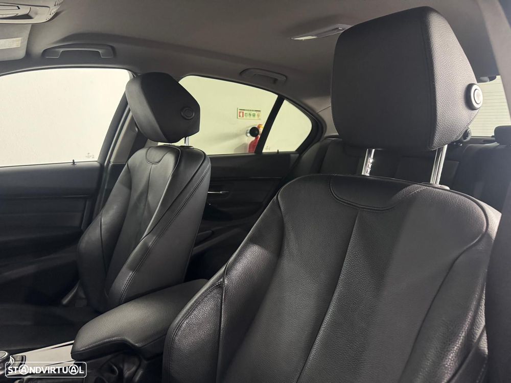 BMW 320 d Auto Pack M - 10