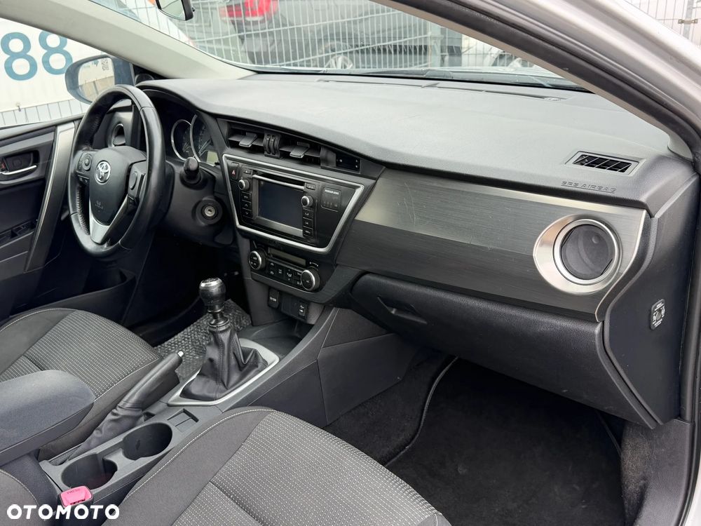 Toyota Auris 1.4 D-4D Design Edition - 14