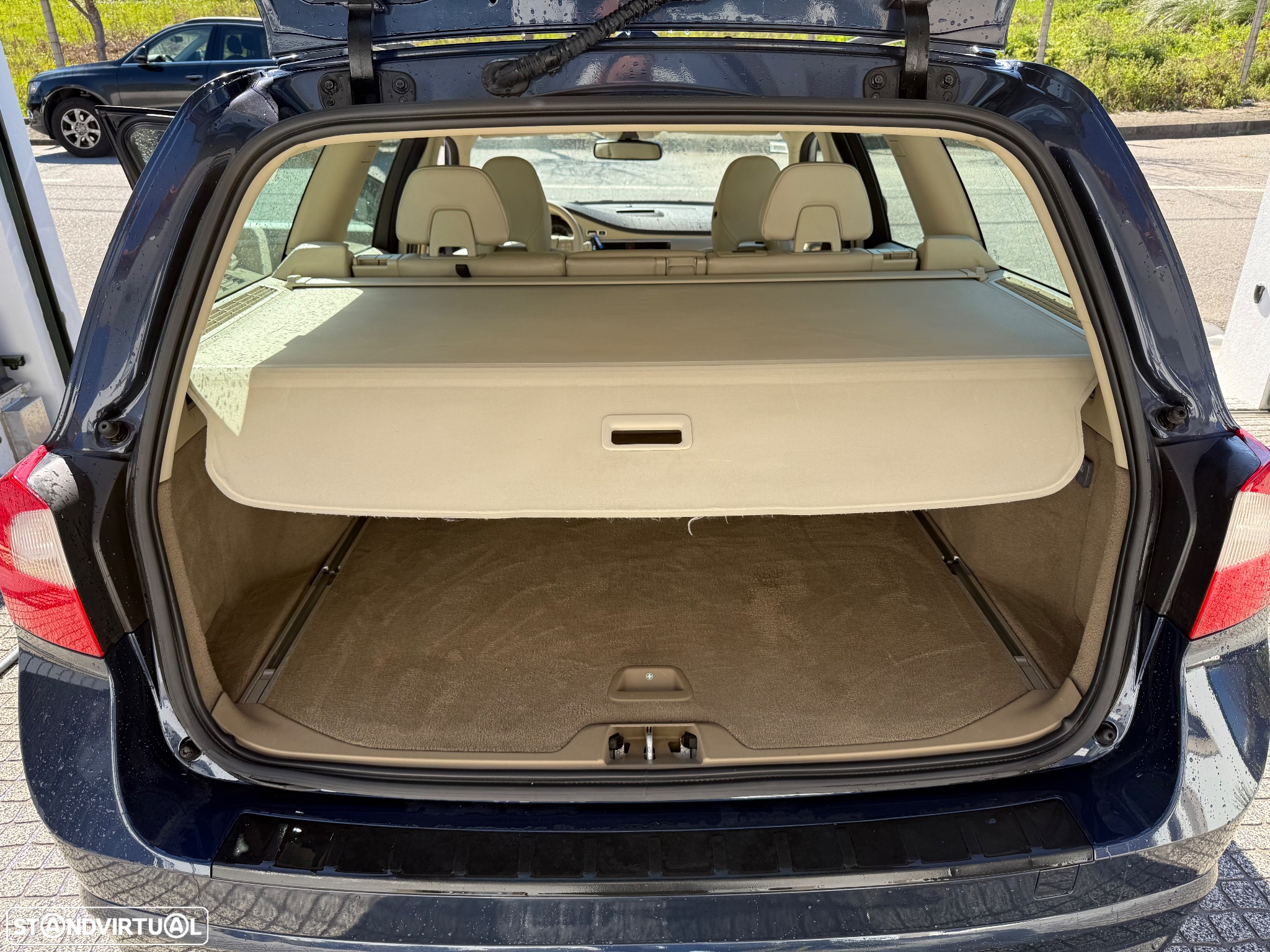 Volvo V70 1.6 D Drive Momentum - 10
