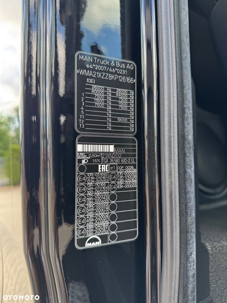 MAN TGX - 33