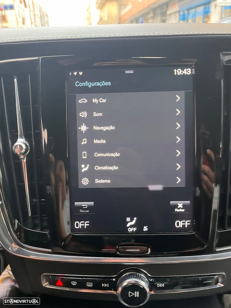 Volvo V90 2.0 T8 R-Design AWD Geartronic - 37