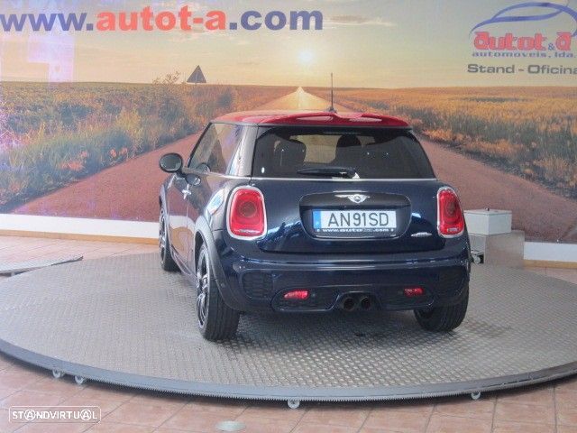 MINI 3 Portas John Cooper Works Auto Desportiva - 4