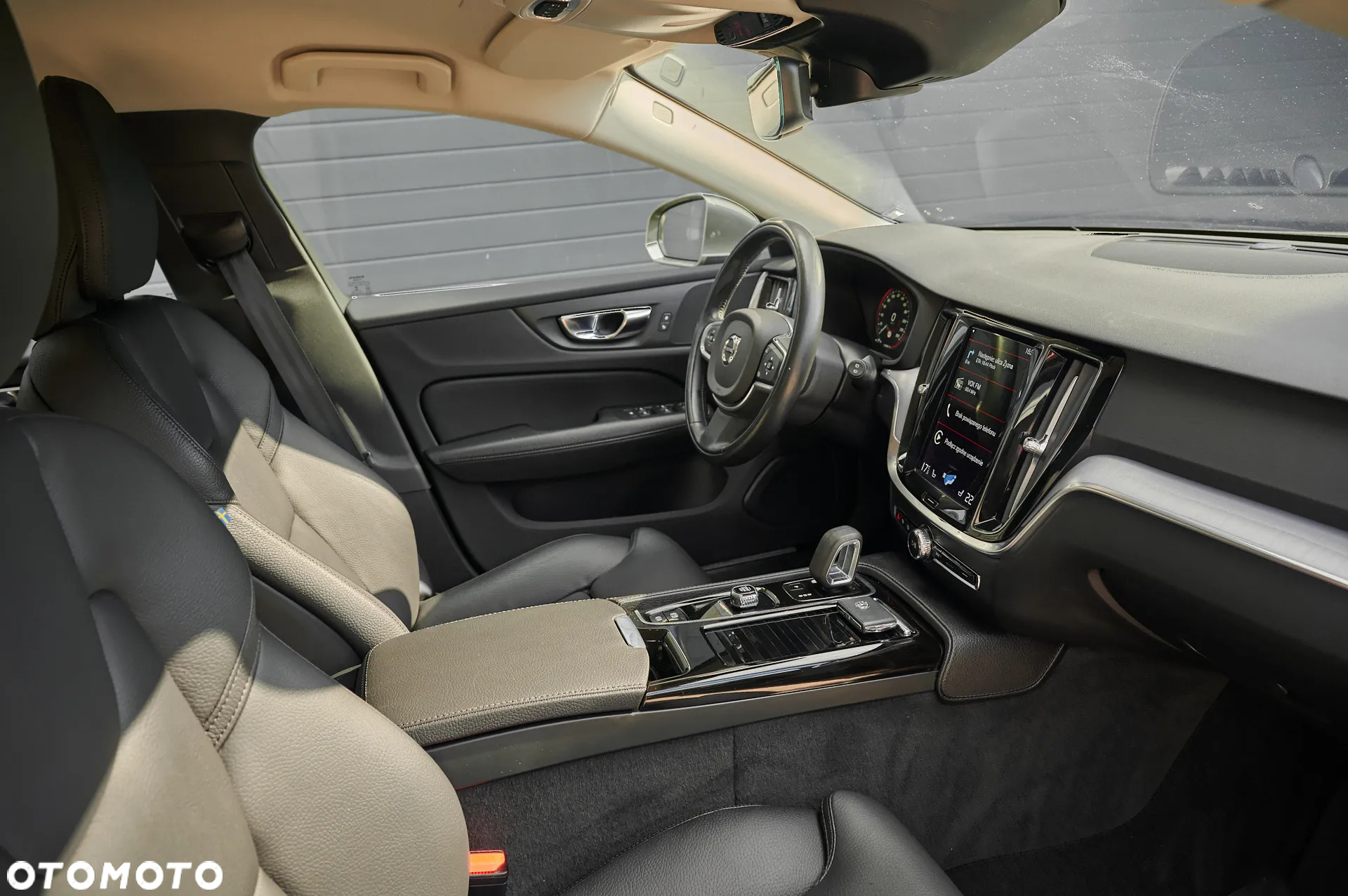 Volvo V60 T6 AWD Plug-In Hybrid Inscription Expression - 14