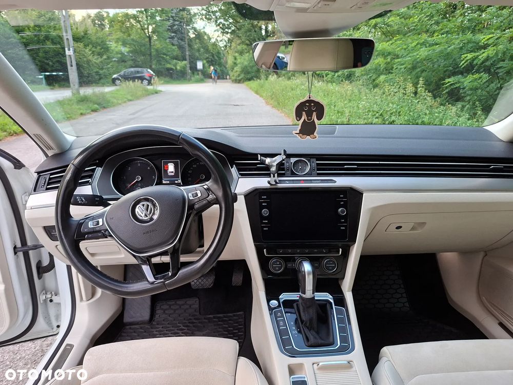 Volkswagen Passat - 9