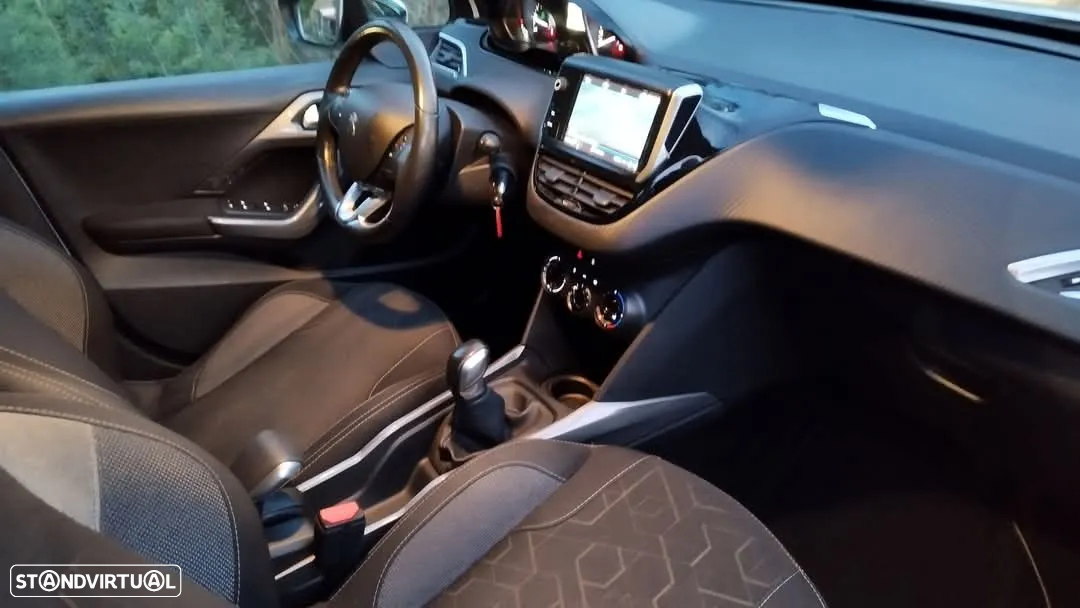 Peugeot 2008 1.6 BlueHDi Style - 12