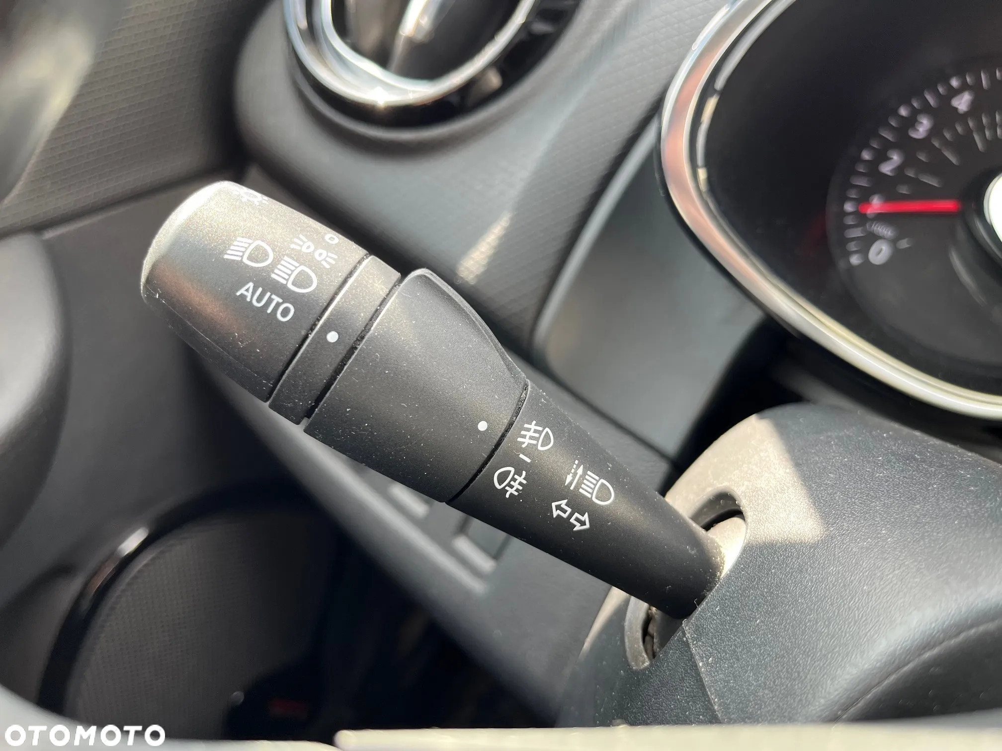 Renault Clio 0.9 Energy TCe Limited 2018 - 24